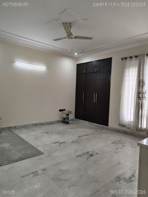Room in 3 BHK Builder Floor at Sector 46 – for Rent