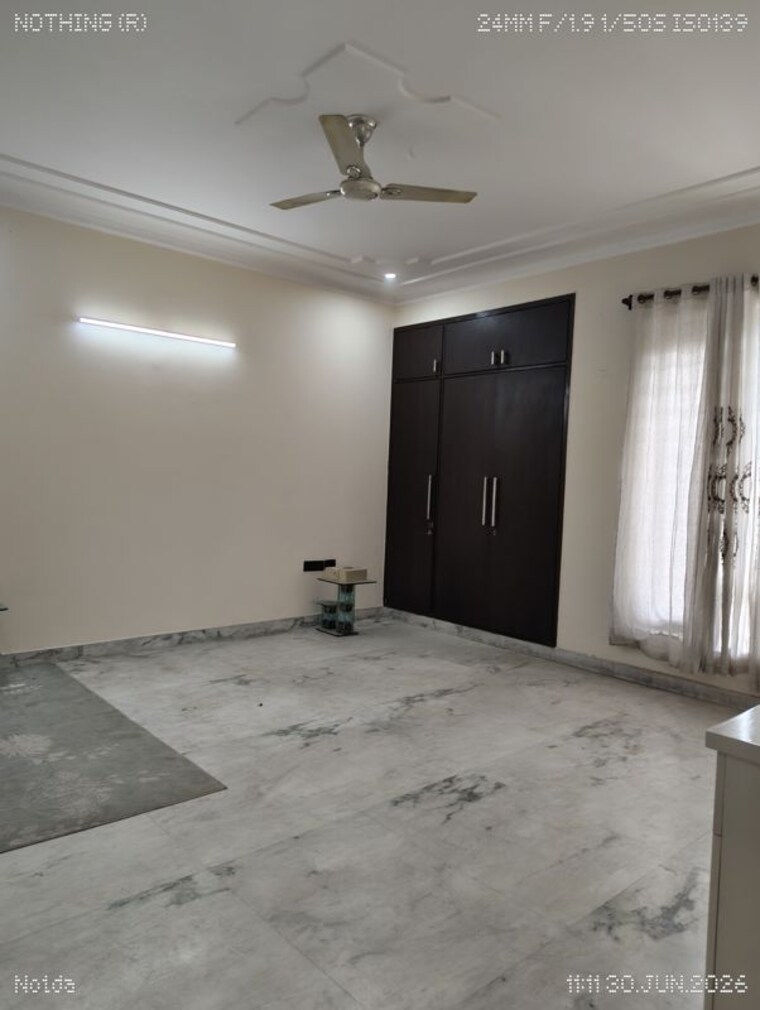 Room, sector 46 3 Bedroom 1800 Sq.Ft. Builder Floor In Sector 46 Noida 10655720
