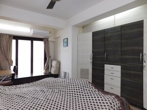 Bedroom in 4 BHK Apartment at Matunga West – for Sale
