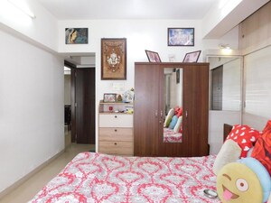 Bedroom in 4 BHK Apartment at Matunga West – for Sale