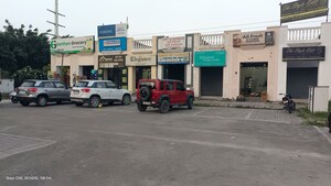 Parking in  Shop at DLF Central Square, North Mullanpur – for Rent