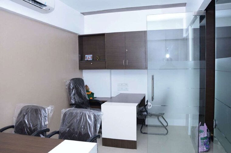 Team Area, titanium-city-centre Commercial Showroom 565 Sq.Ft. In Satellite Ahmedabad 10655805