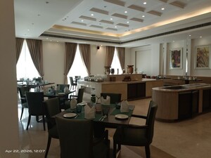 Team Area in 3.5 BHK Apartment at DLF Central Square, North Mullanpur – for Rent