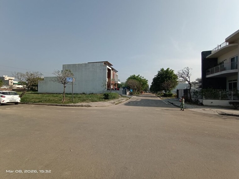 Exterior View, dlf-central-square 3.5 Bedroom 1880 Sq.Ft. Apartment In North Mullanpur Chandigarh 10655818