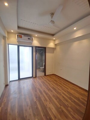 Room in 2 BHK Apartment at Suncity Vatsal Valley, Gwal Pahari – for Rent