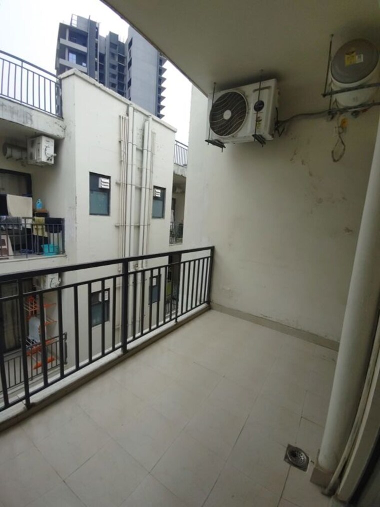 Balcony, suncity-vatsal-valley 2 Bedroom 1130 Sq.Ft. Apartment In Gwal Pahari Gurgaon 10655558