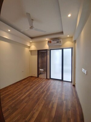 Room in 2 BHK Apartment at Suncity Vatsal Valley, Gwal Pahari – for Rent