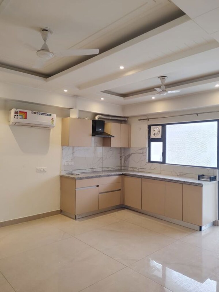 Kitchen, suncity-vatsal-valley 2 Bedroom 1130 Sq.Ft. Apartment In Gwal Pahari Gurgaon 10655558