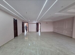 Room in 4 BHK Builder Floor at Huda HBC Society, Sector 9 – for Sale