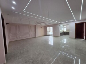 Room in 4 BHK Builder Floor at Huda HBC Society, Sector 9 – for Sale