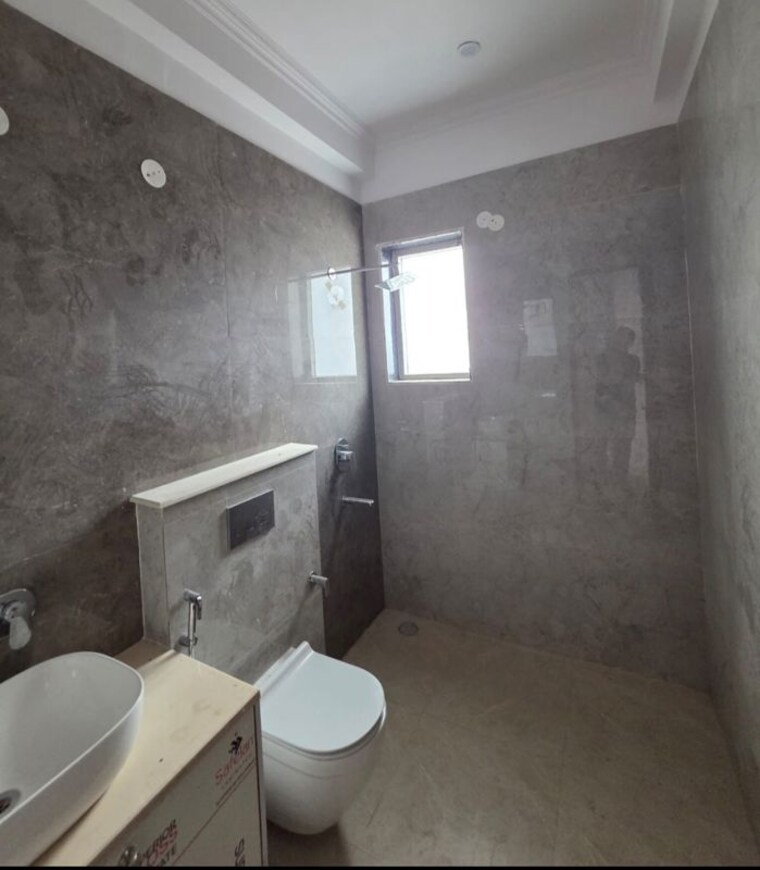Bathroom, huda-hbc-society 4 Bedroom 3100 Sq.Ft. Builder Floor In Sector 9 Gurgaon 10655844