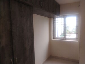 Room in 2 BHK Apartment at Shree Nilayam Manikonda, Manikonda – for Rent