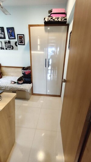 Room in 3 BHK Apartment at Pimpri – for Sale