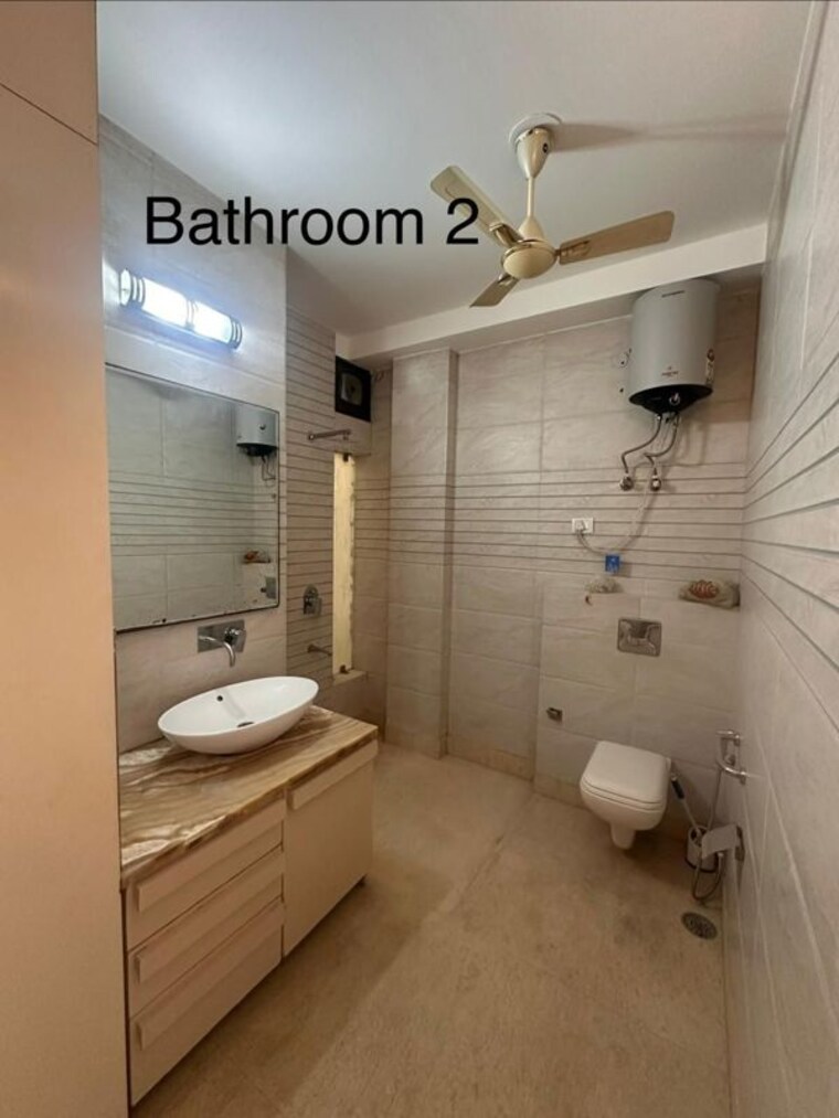 Bathroom, ansal-palam-triangle 3 Bedroom 1800 Sq.Ft. Builder Floor In Palam Vihar Extension Gurgaon 10655926