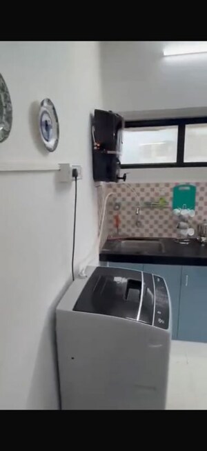 Furnished Amenities in 1 BHK Apartment at New Jay Palace, Yari Road – for Rent