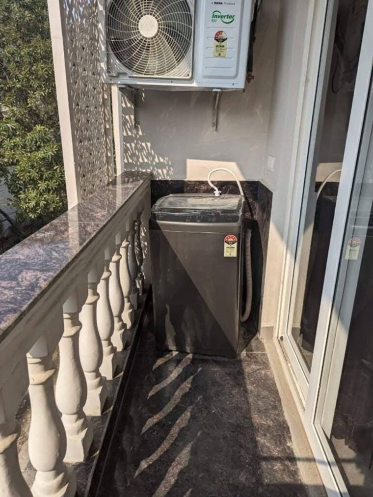 Balcony, sector 56 1 Bedroom 700 Sq.Ft. Builder Floor In Sector 56 Gurgaon 10655939