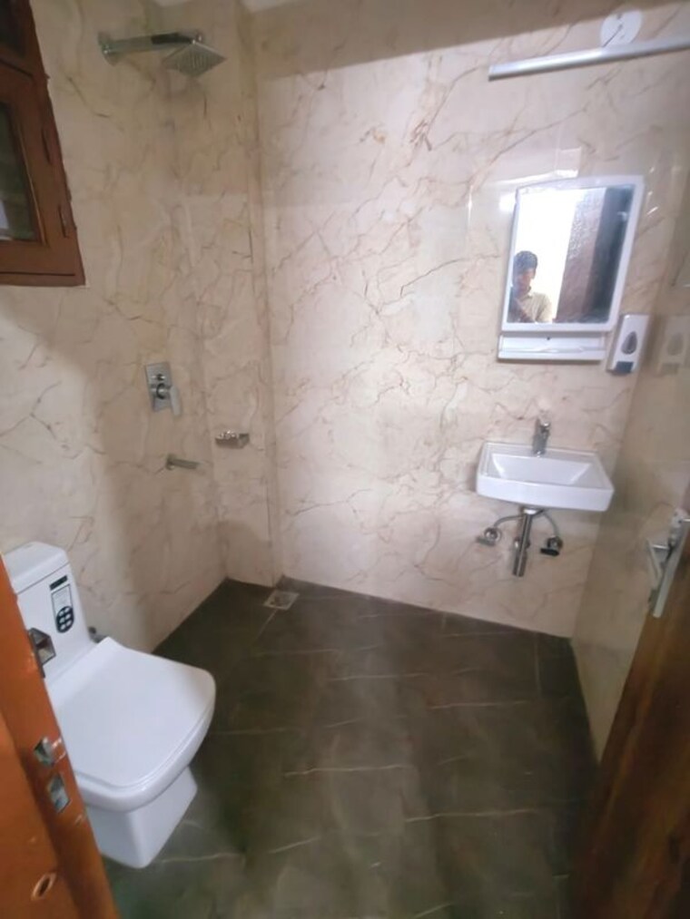 Bathroom, sector 56 1 Bedroom 700 Sq.Ft. Builder Floor In Sector 56 Gurgaon 10655939