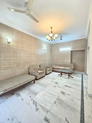 Bathroom in 3 BHK Builder Floor at Ansal Palam Triangle, Palam Vihar Extension – for Rent
