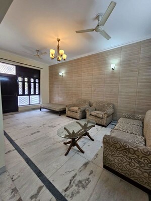 Living Room in 3 BHK Builder Floor at Ansal Palam Triangle, Palam Vihar Extension – for Rent