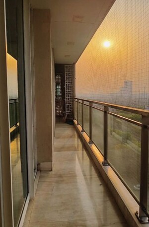 Building Lobby in 4 BHK Independent House at RWA Apartments Sector 40, Sector 40 – for Sale