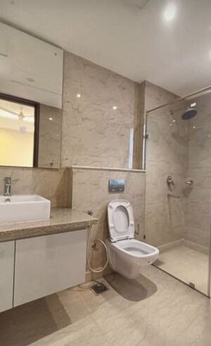 Bathroom in 4 BHK Independent House at RWA Apartments Sector 40, Sector 40 – for Sale