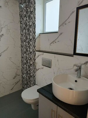Bathroom in 1 BHK Builder Floor at Sector 55 – for Rent