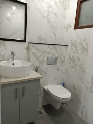 Bathroom in 1 BHK Builder Floor at Sector 55 – for Rent