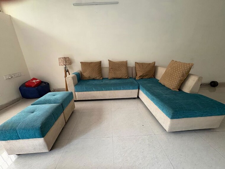 Living Room, arun-vihar-sector-37 2 Bedroom 1650 Sq.Ft. Apartment In Sector 37 Noida 10655994