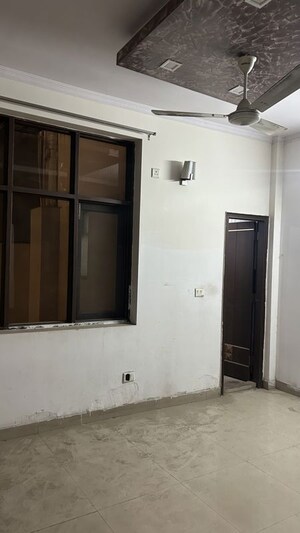 Room in 4 BHK Independent House at Sector 50 – for Sale