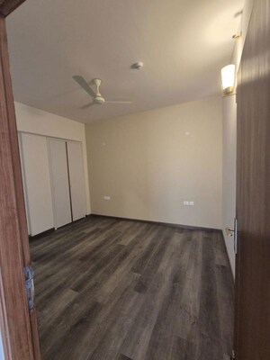 Room in 3 BHK Apartment at ABA Ivy County, Sector 75 – for Rent