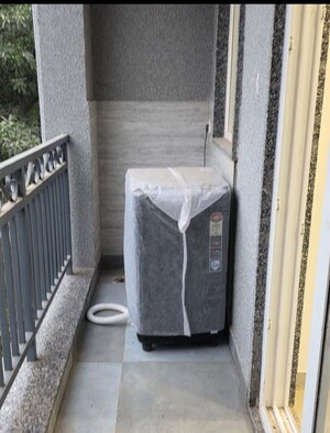 Balcony in 2 BHK Builder Floor at Sector 27 – for Rent