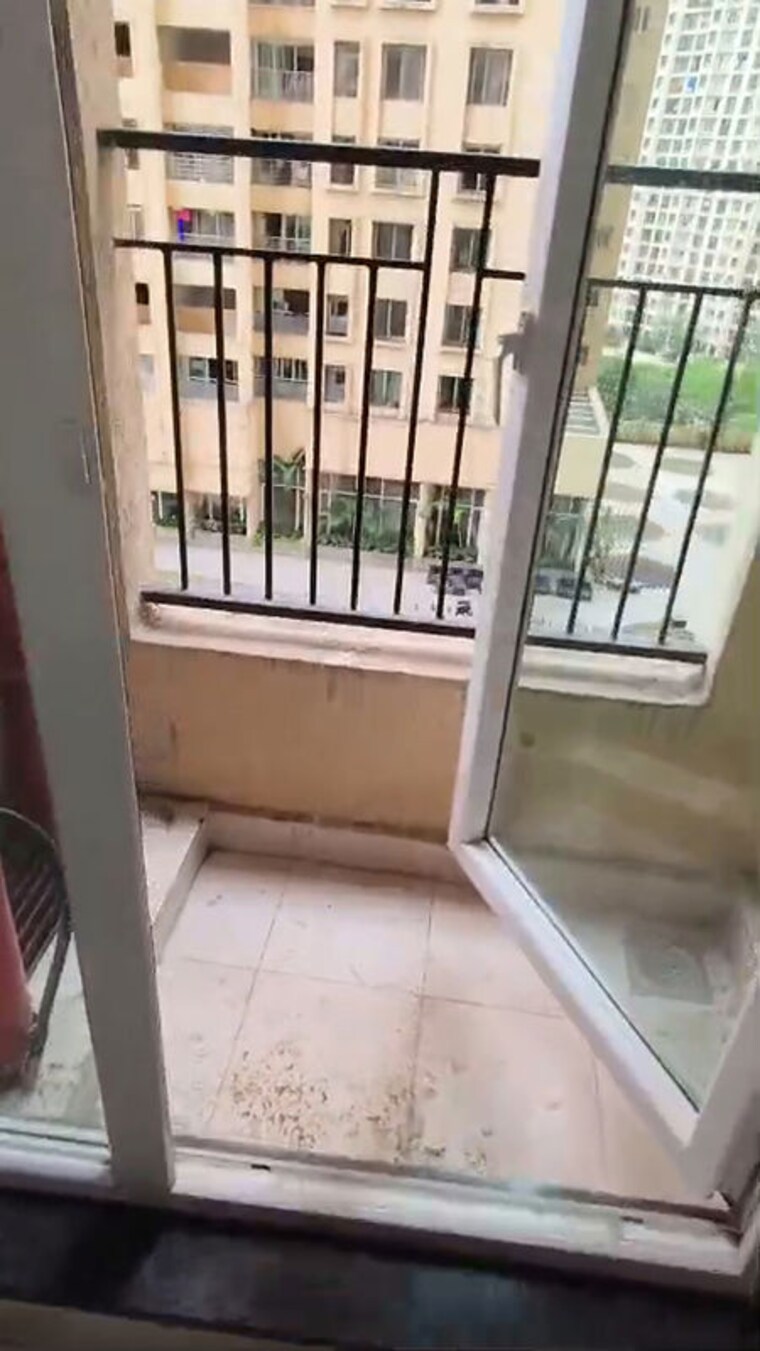 Balcony, rustomjee-urbania-azziano 2 Bedroom 853 Sq.Ft. Apartment In Thane West Thane 10656045