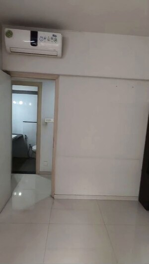 Room in 2 BHK Apartment at Rustomjee Urbania Azziano, Thane West – for Sale