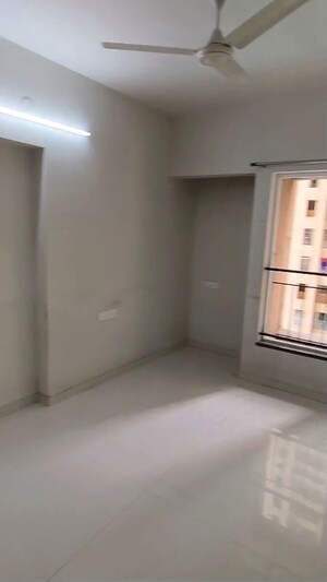 Room in 2 BHK Apartment at Rustomjee Urbania Azziano, Thane West – for Sale