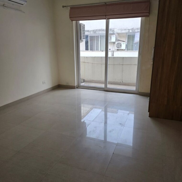 Room, emaar-emerald-floors-premier 3.5 Bedroom 1650 Sq.Ft. Apartment In Sector 65 Gurgaon 10656061