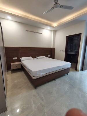 Bedroom in 2 BHK Builder Floor at Akshat Floor B 708, Sector 43 – for Rent