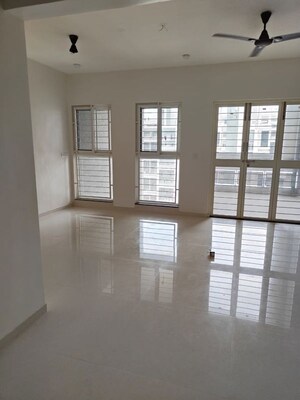 Room in 3 BHK Apartment at Goel Ganga Utopia, Bavdhan – for Sale