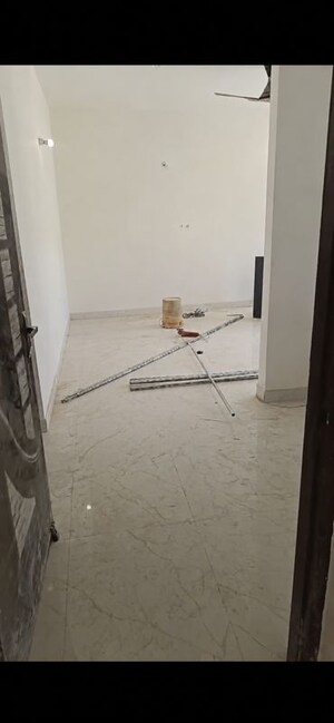 3 BHK Builder Floor – Entrance View at Hasanpur Khevali - for Rent