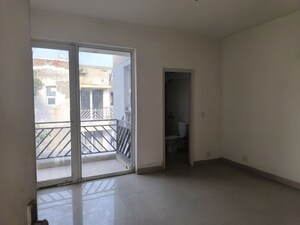 Room in 3 BHK Apartment at Puri Vip Floors, Sector 81 – for Sale