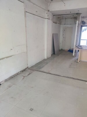 Room in  Office Space at Yusuf Sarai – for Rent