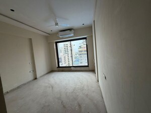 Room in 3 BHK Apartment at Bandra West – for Sale