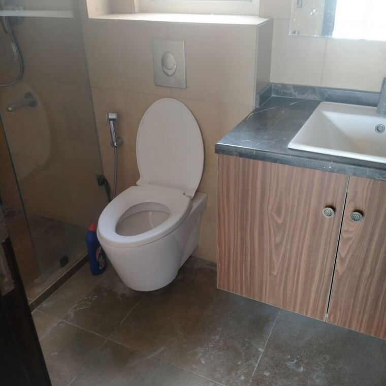 Bathroom, pioneer-park-presidia 3 Bedroom 2420 Sq.Ft. Apartment In Sector 62 Gurgaon 10656114