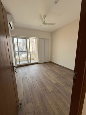 Room in 3 BHK Apartment at ABA Ivy County, Sector 75 – for Rent