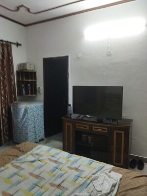 Bedroom in 2 BHK Apartment at Windsor and Nova Society, Ahinsa Khand 2 – for Rent