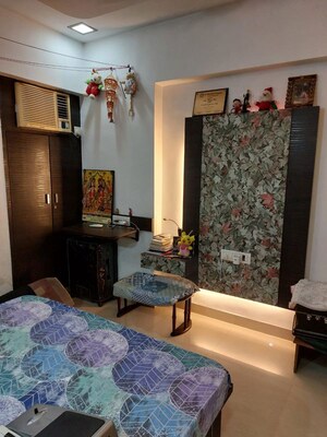 Bedroom in 2 BHK Apartment at Shah Arcade II, Malad East – for Rent