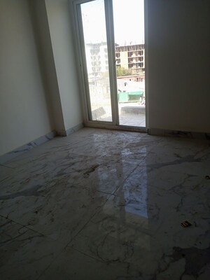 Room in 3 BHK Builder Floor at SRS Apartments, Sector 73 – for Sale