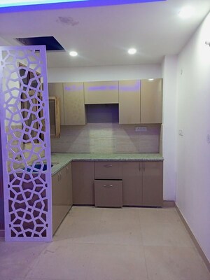 Bathroom in 3 BHK Builder Floor at SRS Apartments, Sector 73 – for Sale