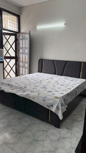 Bedroom in 4 BHK Builder Floor at Sector 57 – for Rent