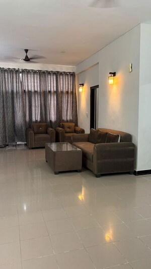 Living Room in 4 BHK Builder Floor at Sector 57 – for Rent