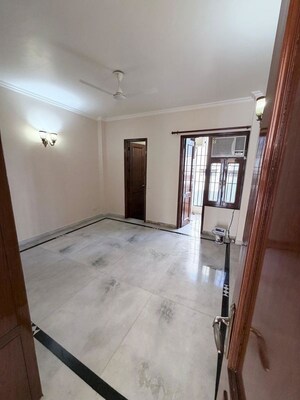 3 BHK Builder Floor For Rent in Defence Colony